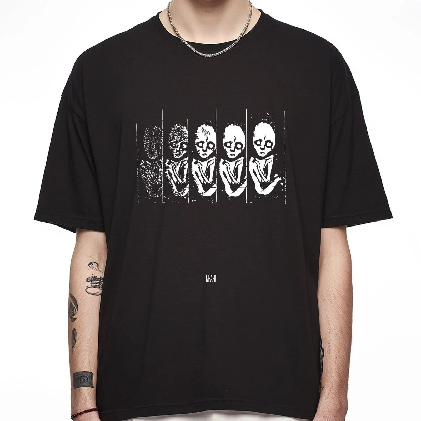 Streetwear Brand Aesthetic - MAD 001 T-Shirt minimalistische Ästhetik Marke