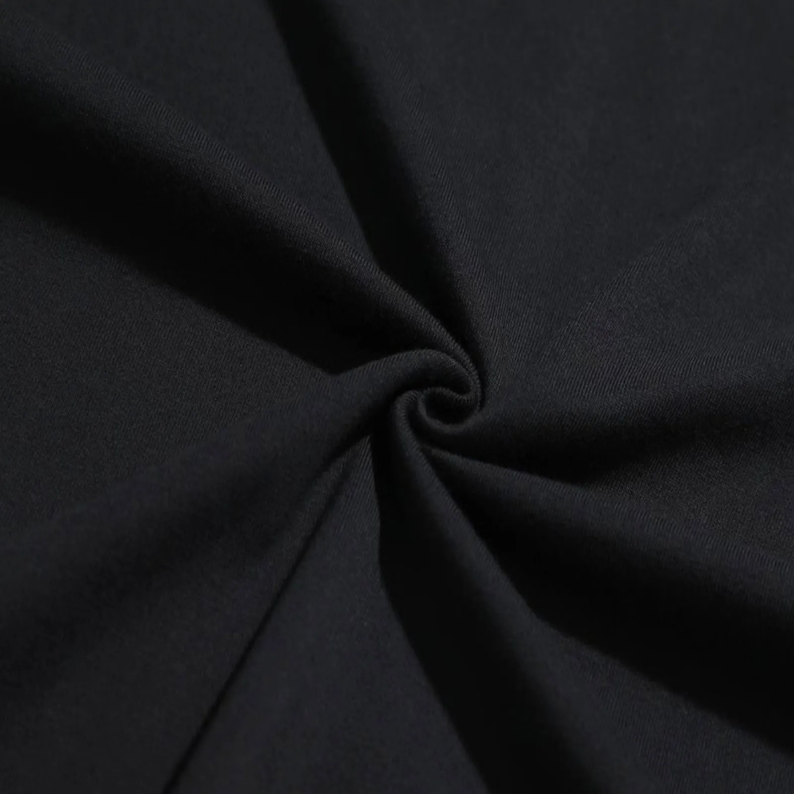 Pleasures x Daft Punk Kollabor – Streetwear Brand Pleasures Bewertung und Preis