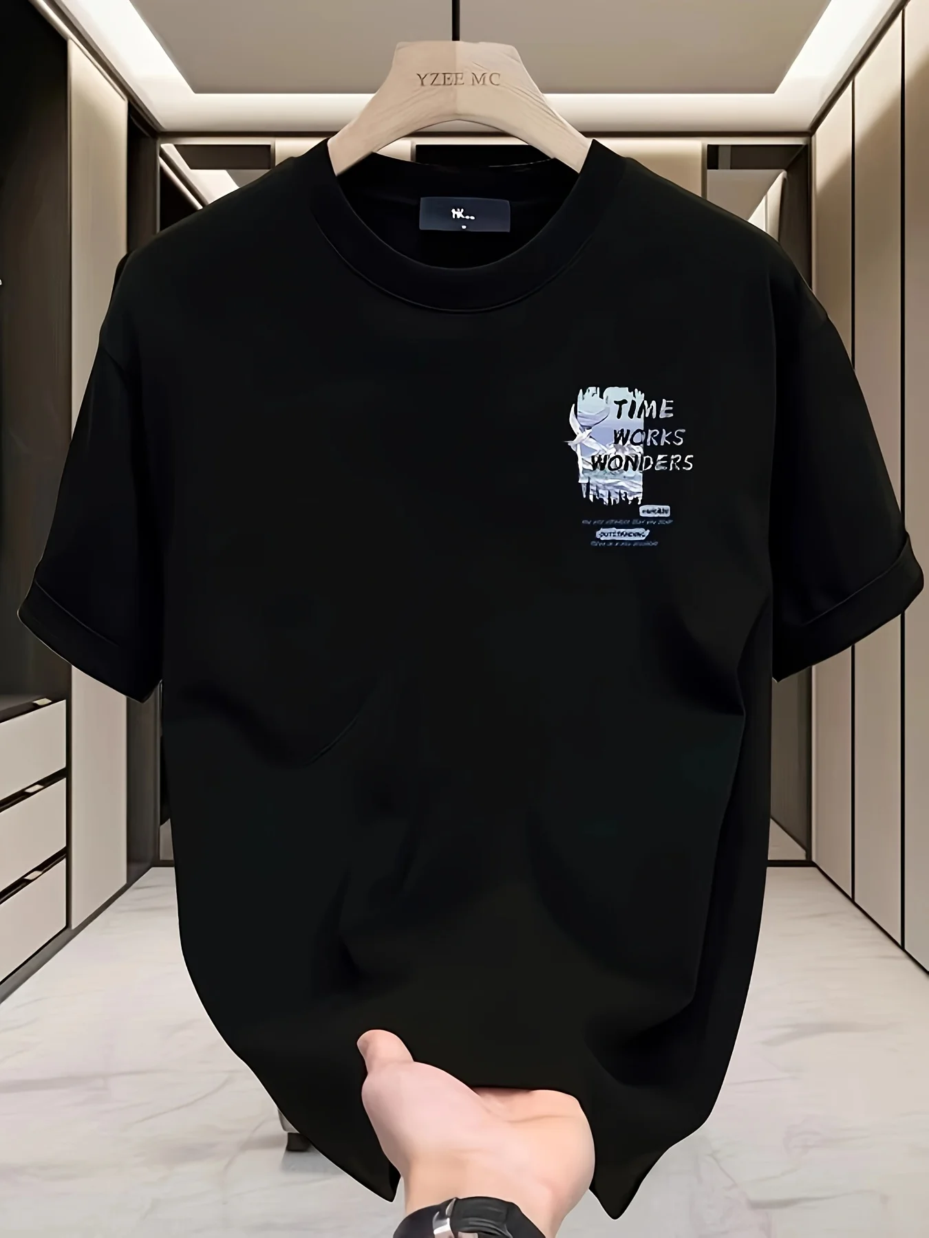Minimalistisches, lässiges Uni – Streetwear Brand Aesthetic Bewertung und Preis