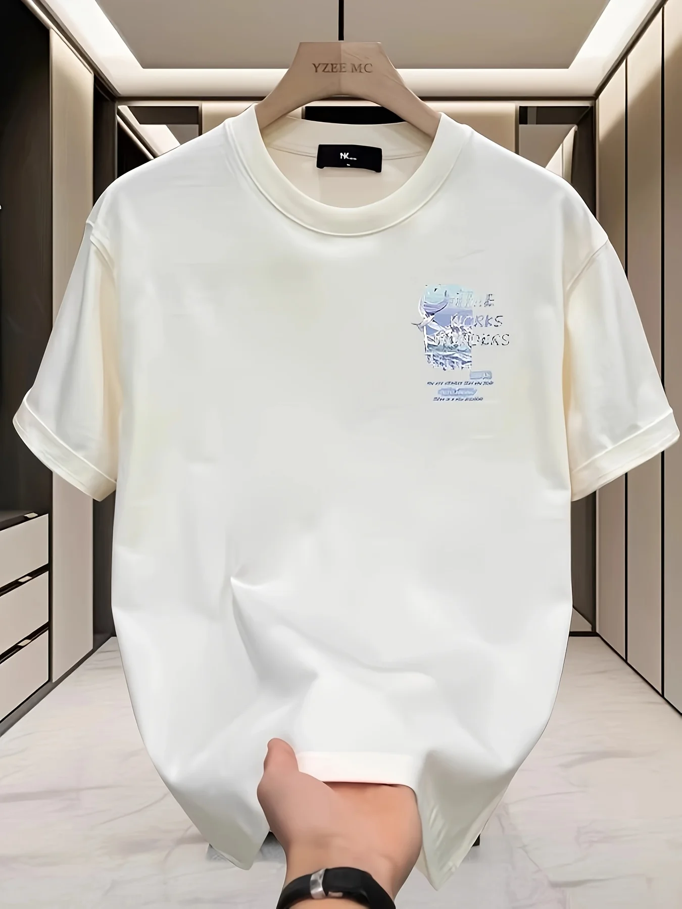 Minimalistisches, lässiges Uni – Streetwear Brand Aesthetic Bewertung und Preis