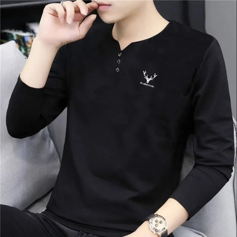Geknöpftes Sweatshirt mit V-Au – Streetwear Brand Aesthetic Bewertung und Preis