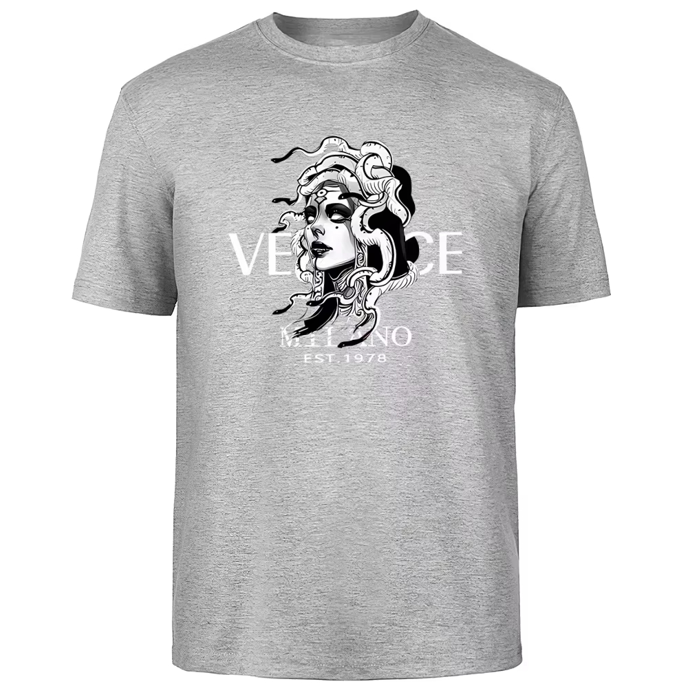 Weißes klassisches T-Shirt mit – Streetwear Brand Aesthetic Bewertung und Preis